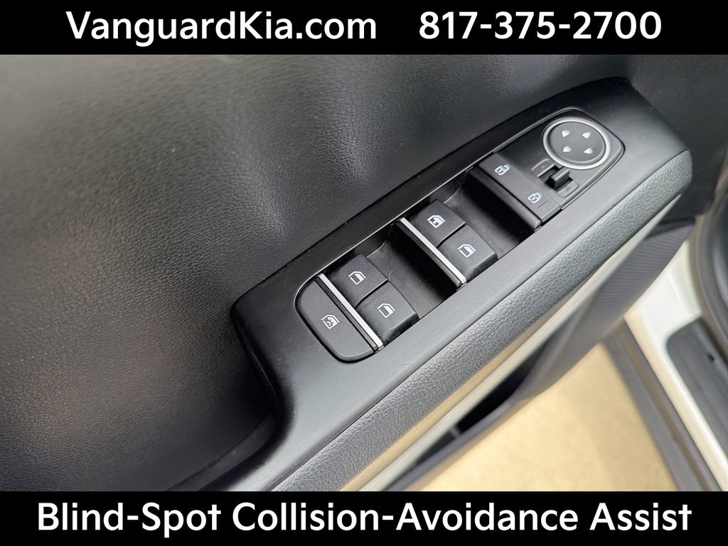 Certified 2025 Kia Soul LX FWD image 17