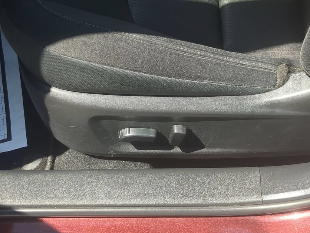Used 2025 Nissan Altima 2.5 SV FWD image 15