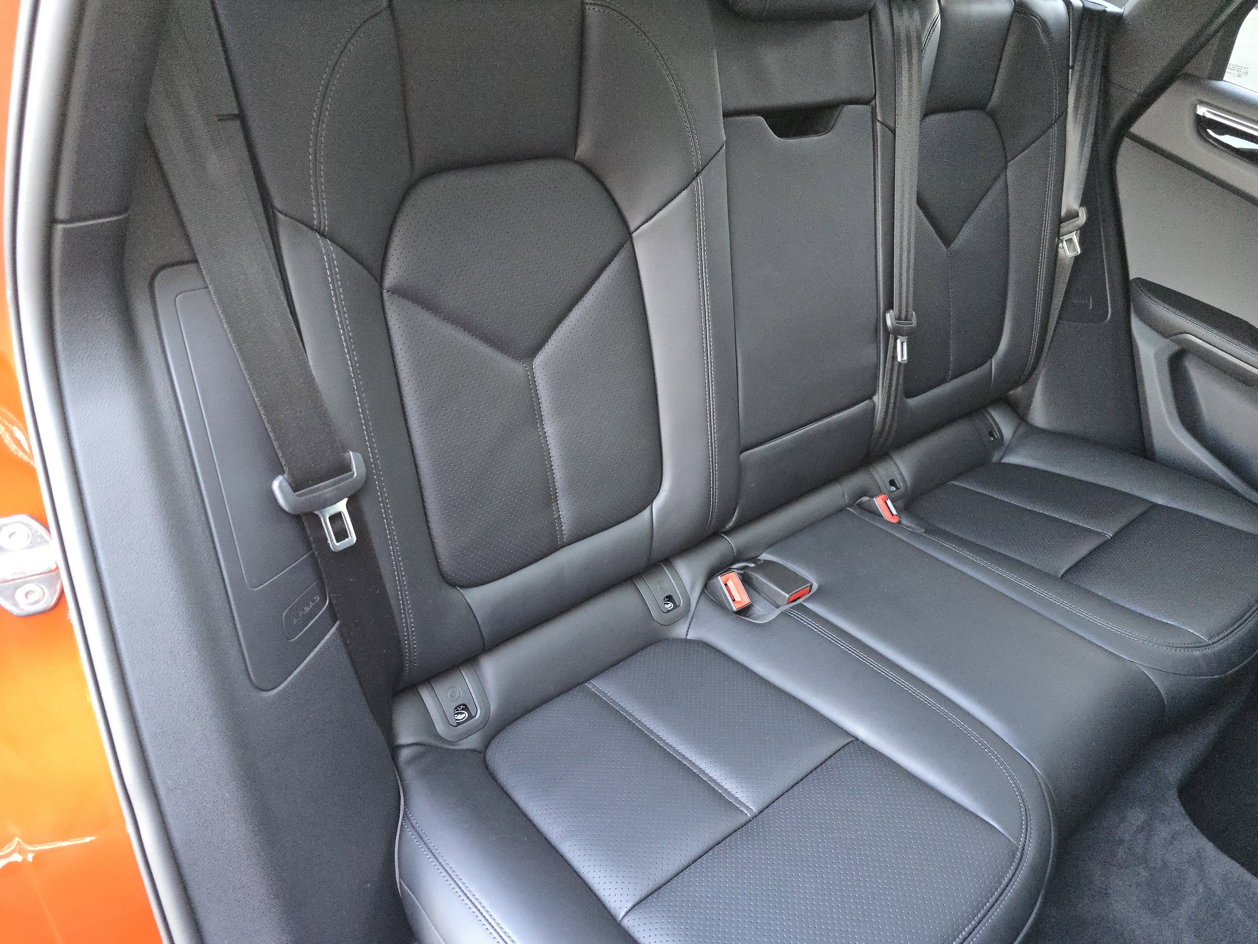 Certified 2025 Porsche Macan image 21