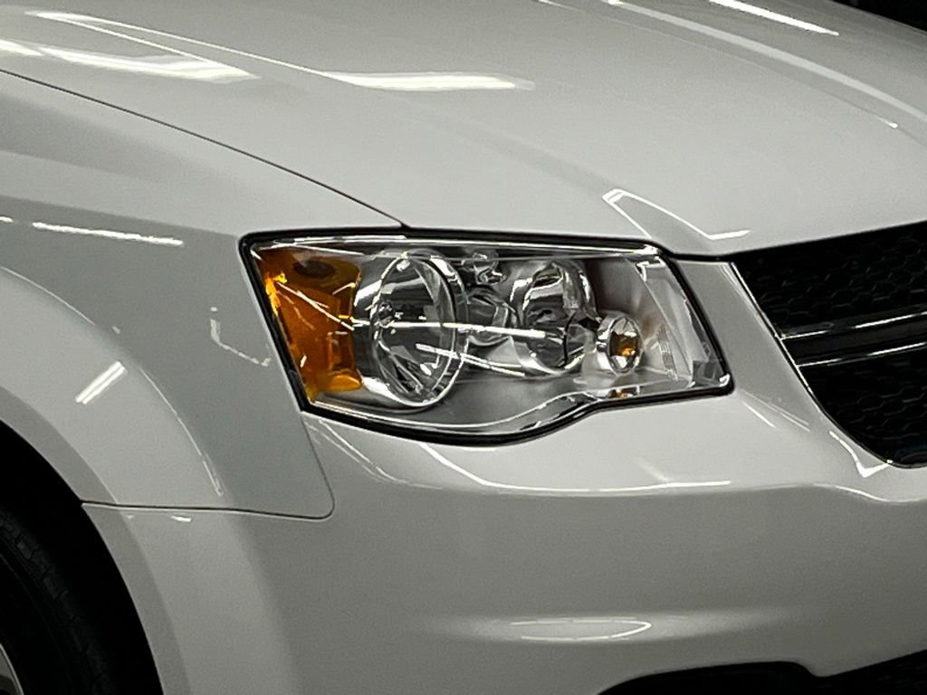 Used 2020 Dodge Grand Caravan SE w/ Rear Park Assist Package image 34