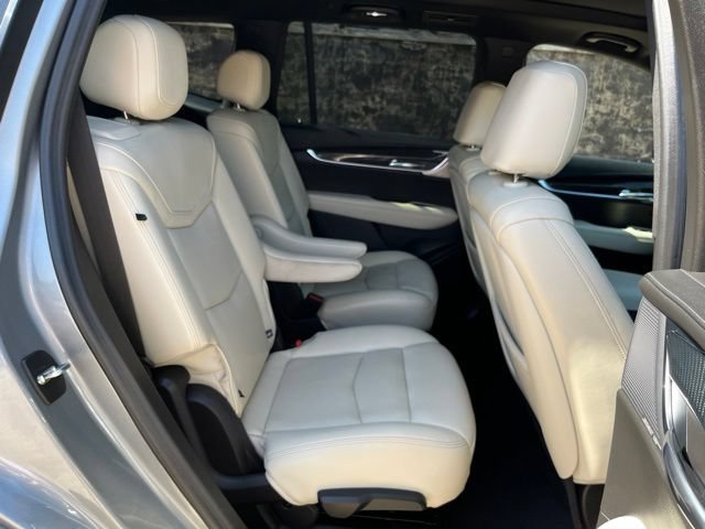 Used 2023 Cadillac XT6 Sport w/ Technology Package AWD/4WD image 18