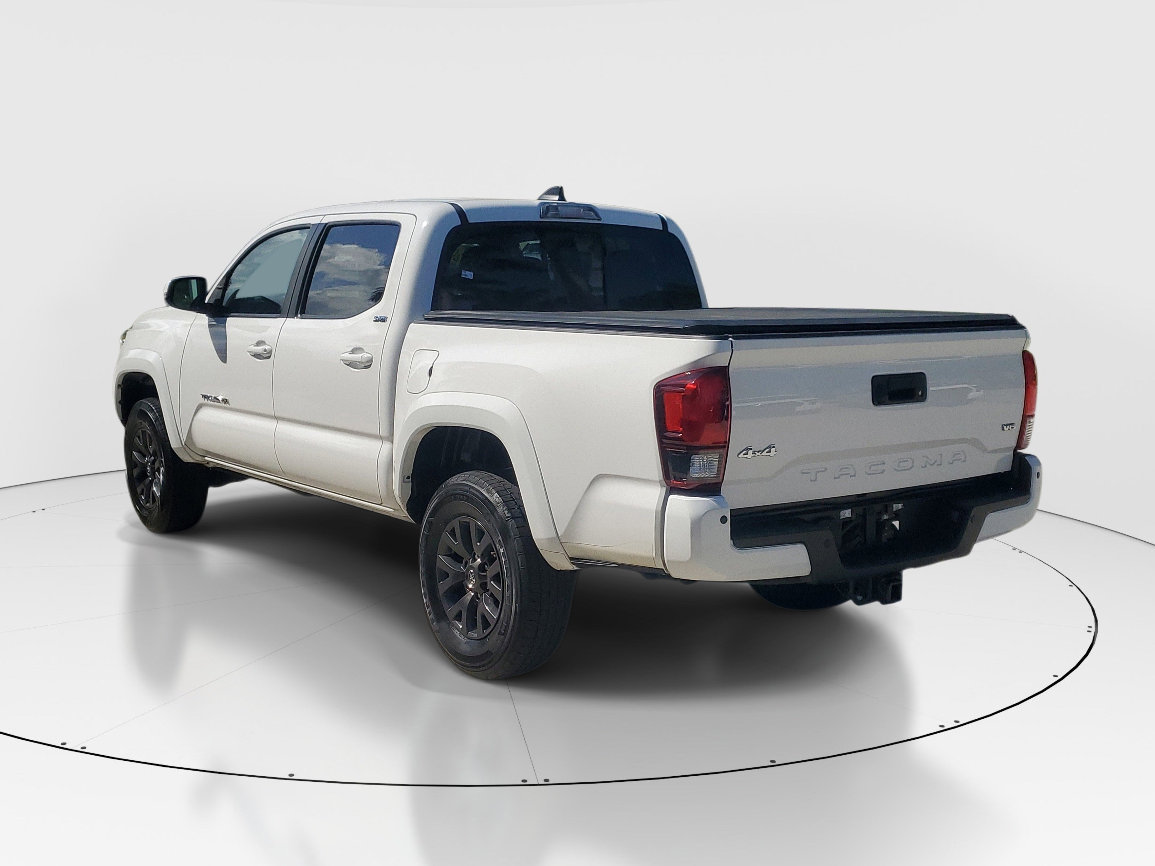 Used 2023 Toyota Tacoma SR5 AWD/4WD image 5