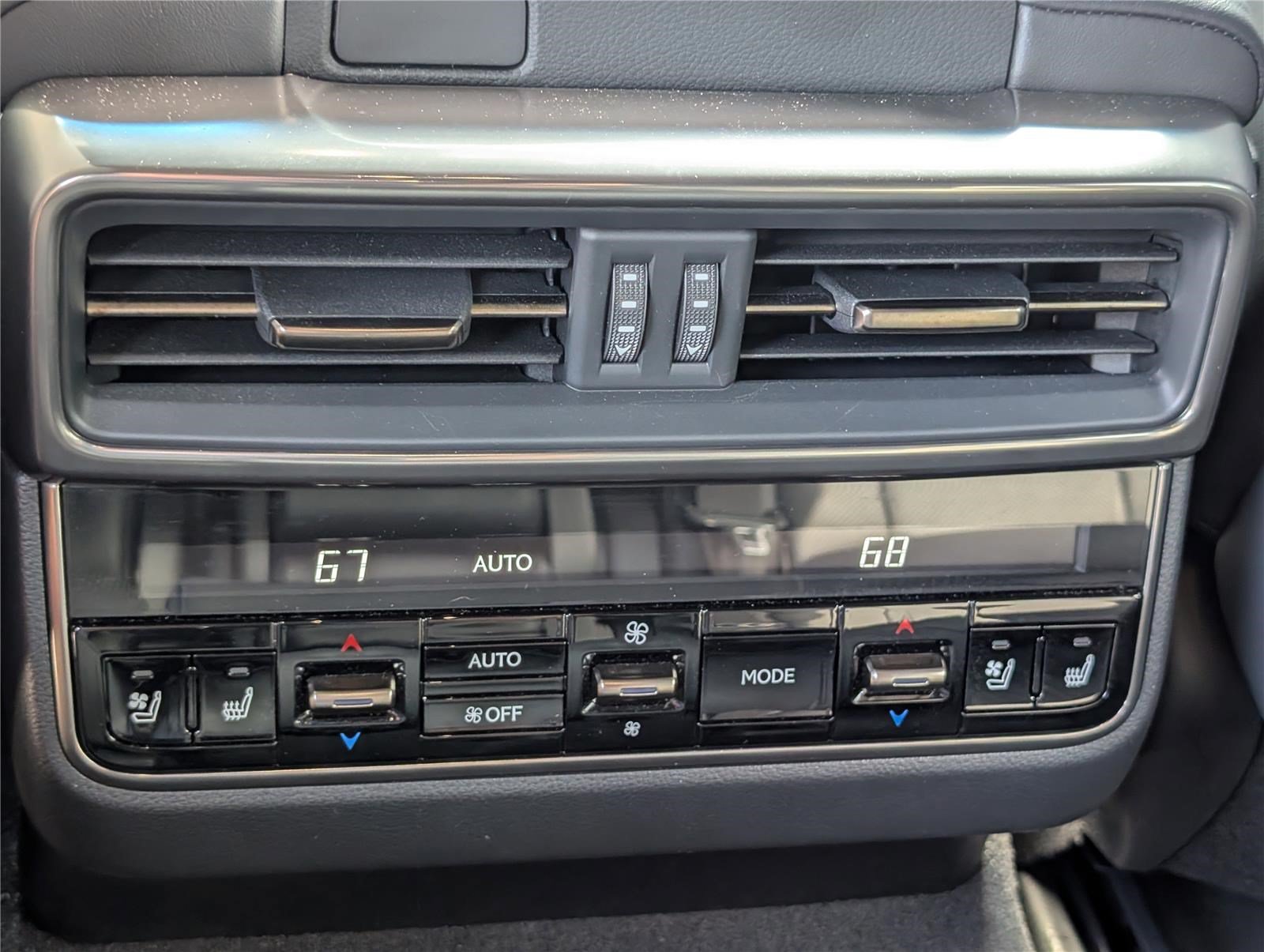 Used 2023 Lexus LX 600 4WD w/ Interior Upgrade Package image 17