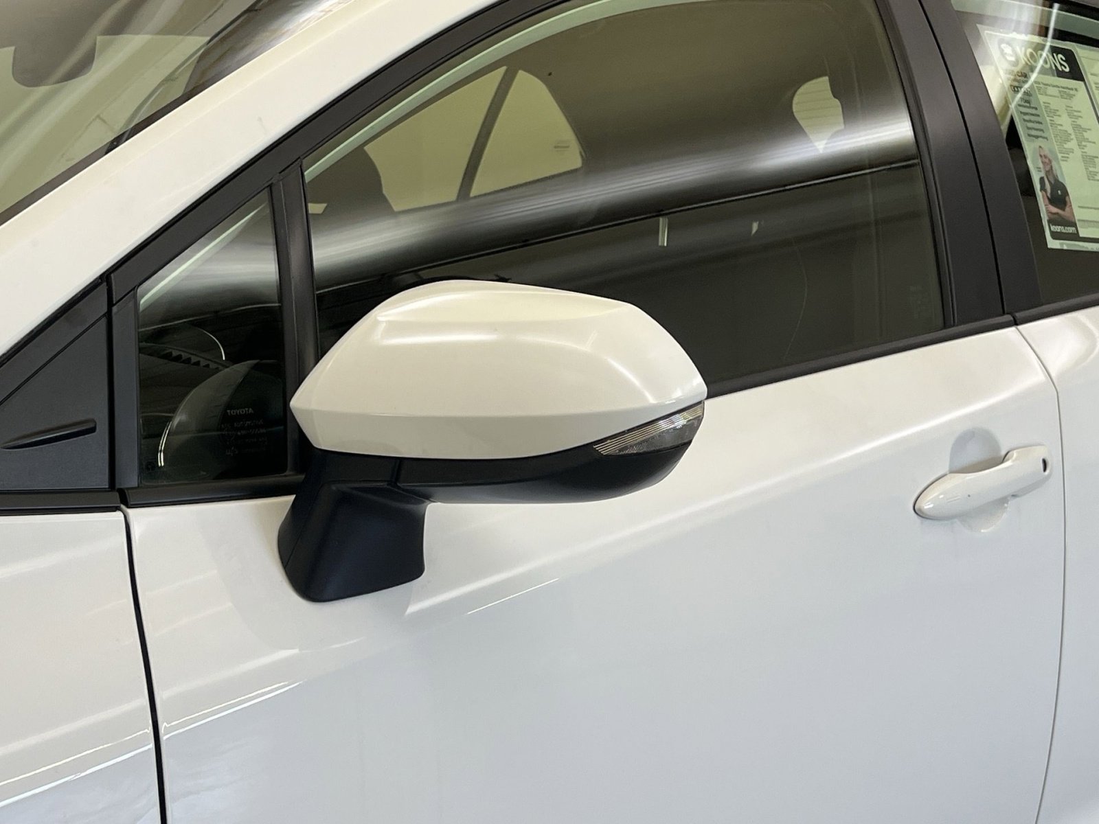 Used 2025 Toyota Corolla SE FWD image 29