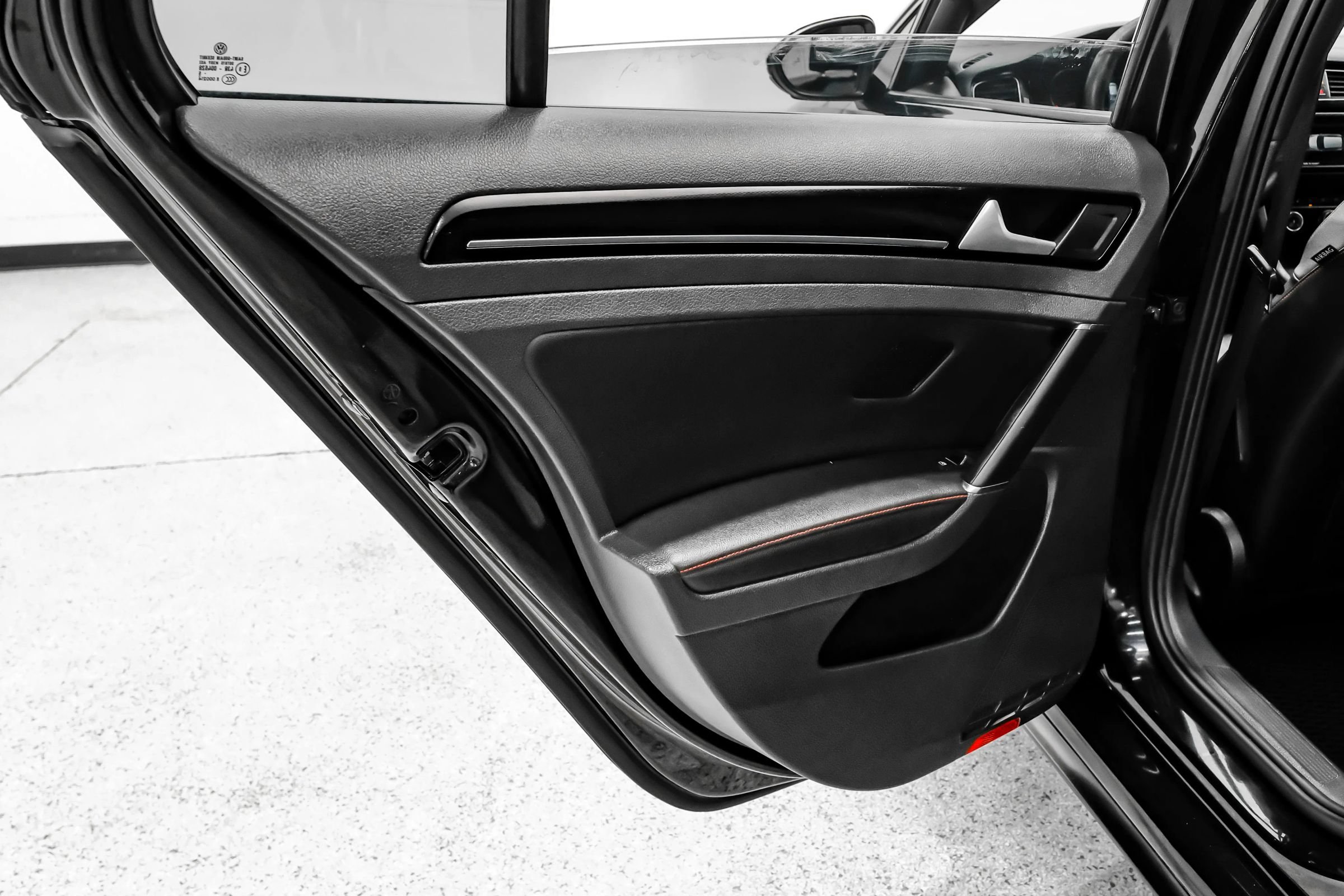 Used 2016 Volkswagen GTI SE FWD image 59