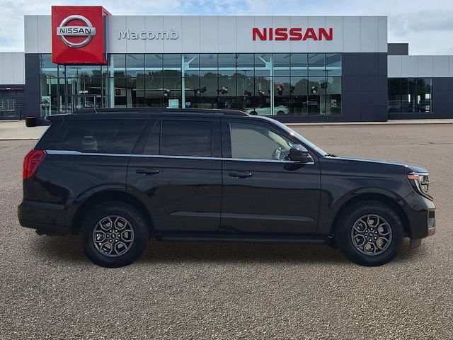 Used 2025 Ford Expedition Active AWD/4WD image 8