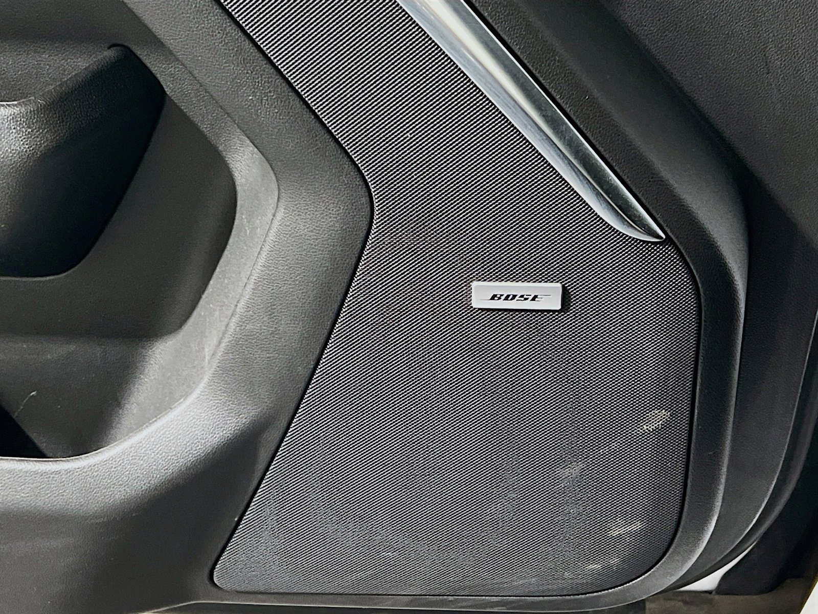 Used 2024 GMC Yukon Denali RWD image 15