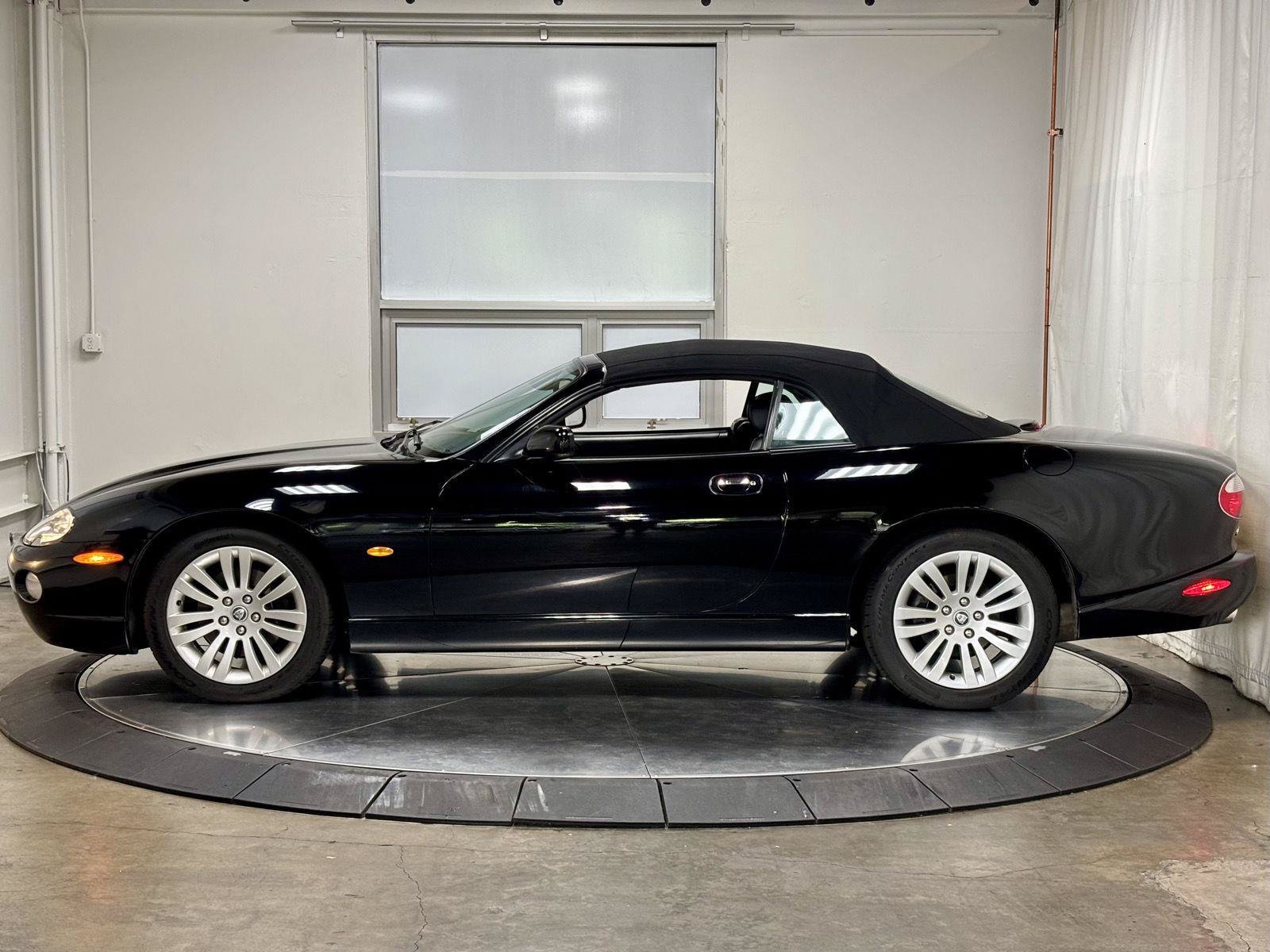 Used 2005 Jaguar XK8 Convertible RWD image 13