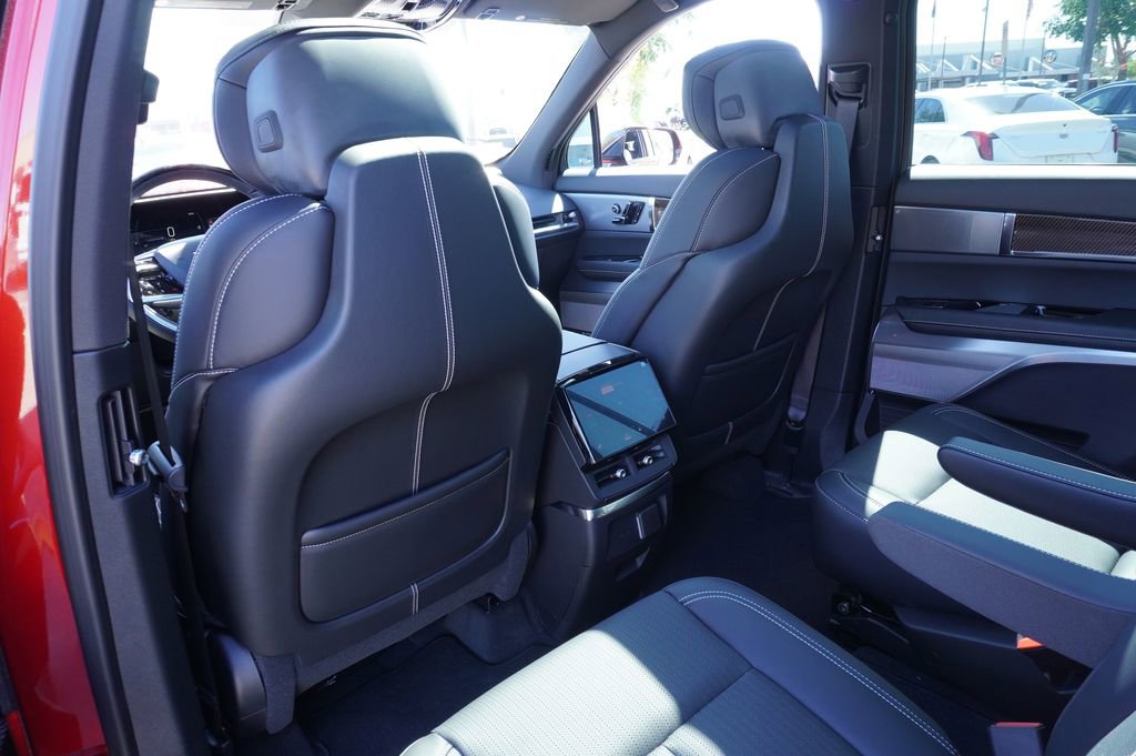 New 2026 Cadillac Vistiq Luxury AWD/4WD image 11