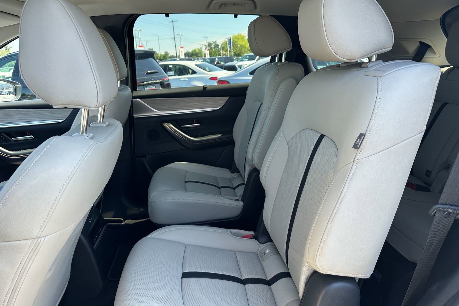 Used 2024 MAZDA CX-90 Plug-In Hybrid w/ Premium Pkg AWD/4WD image 12