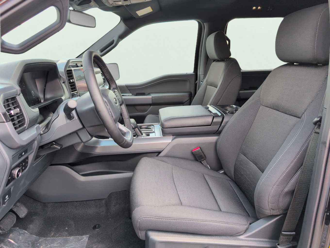 New 2025 Ford F150 XLT w/ Equipment Group 302A MID image 8