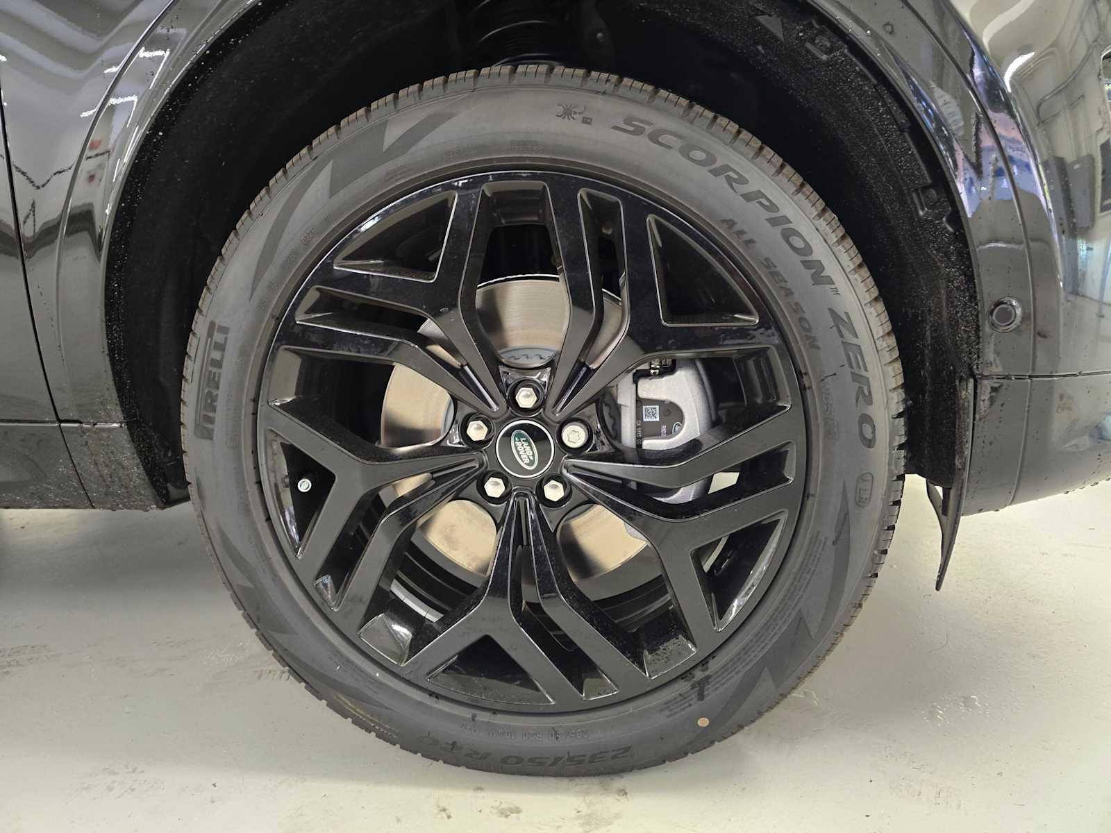 New 2026 Land Rover Discovery Sport Landmark AWD/4WD image 9