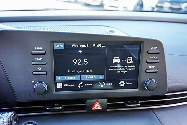 Certified 2025 Hyundai Elantra Sport image 23