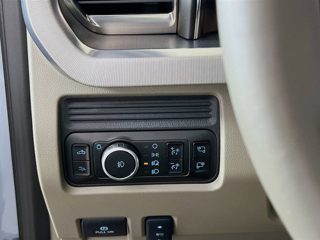 New 2026 Ford F350 Platinum w/ Platinum Plus Package AWD/4WD image 19