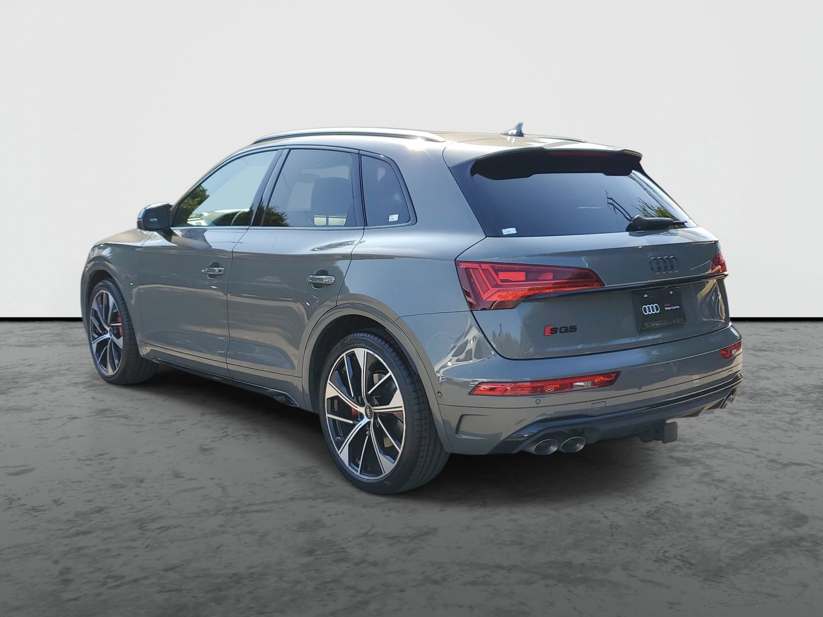 Used 2023 Audi SQ5 Prestige w/ Prestige Package AWD/4WD image 3