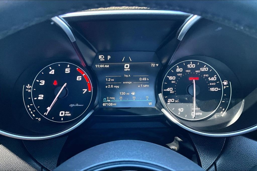 Used 2022 Alfa Romeo Giulia Veloce RWD image 14