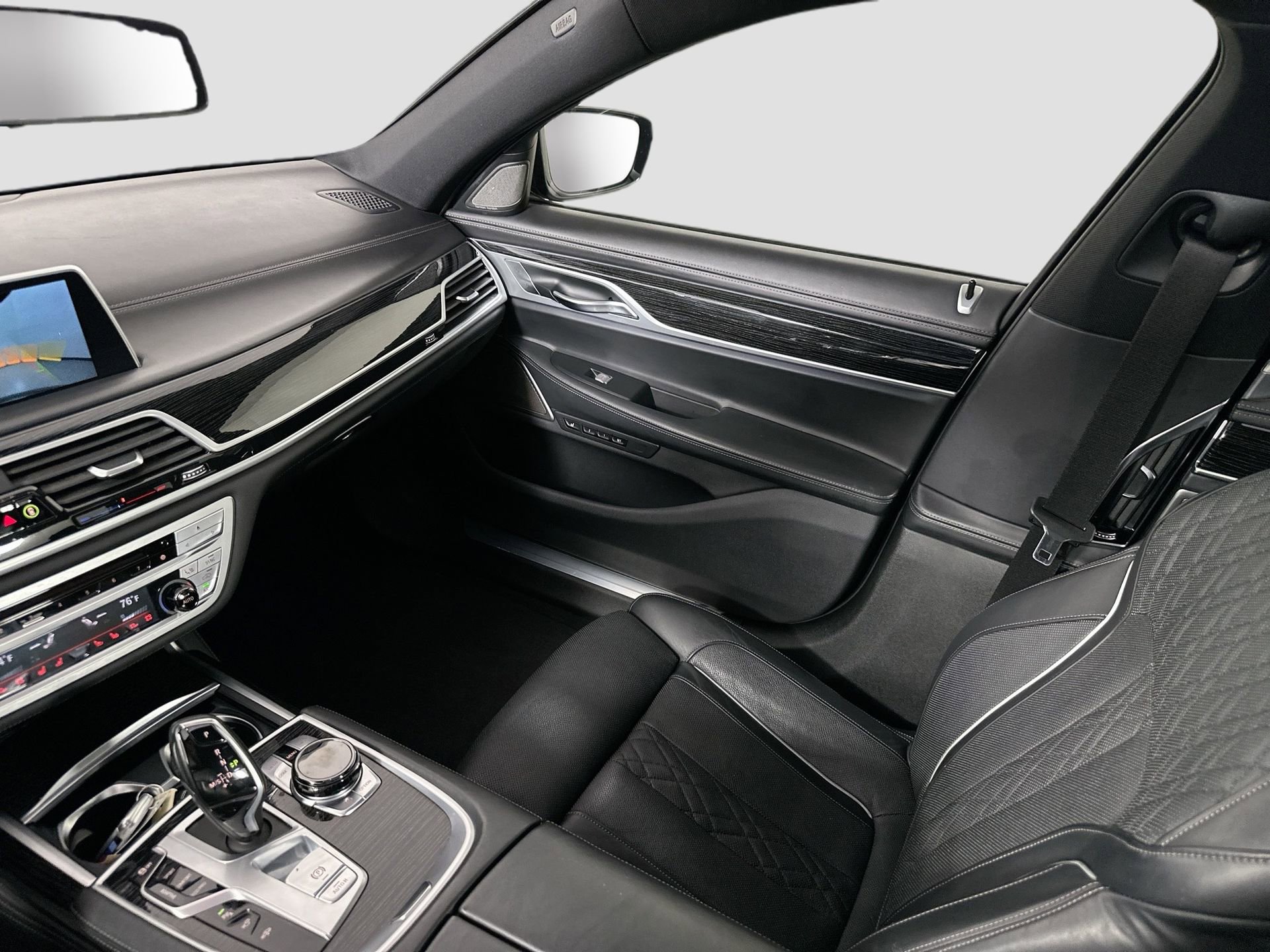 Used 2019 BMW 750i xDrive w/ Executive Package image 26