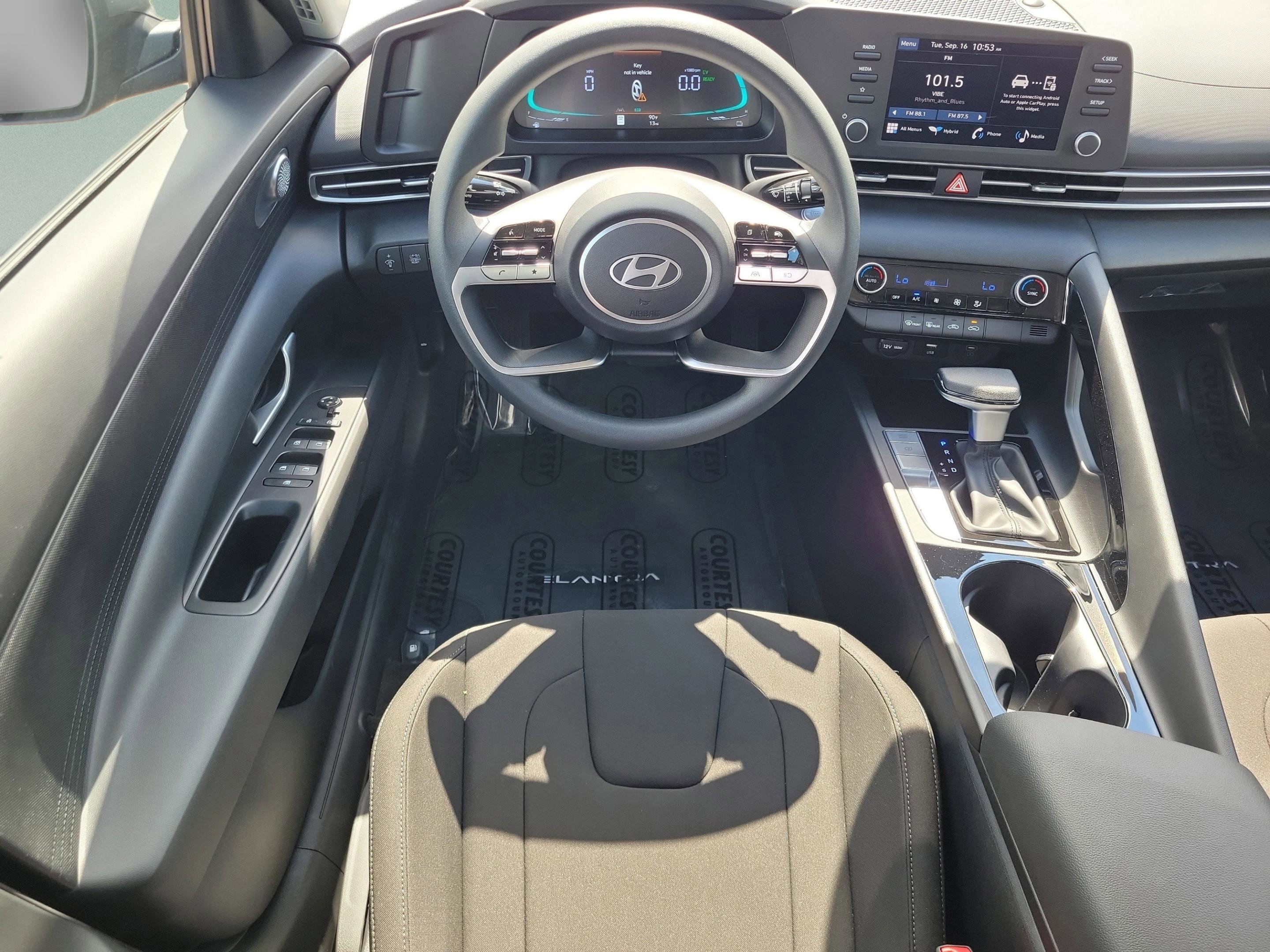 New 2025 Hyundai Elantra Blue image 22