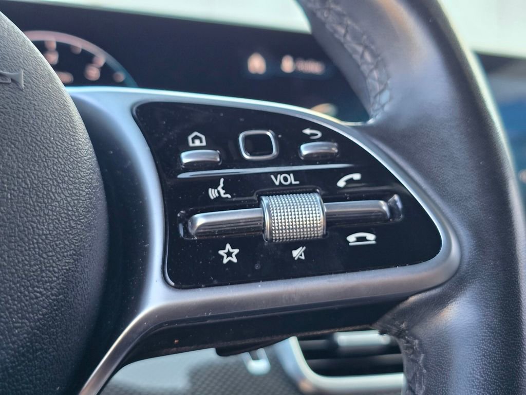 Used 2020 Mercedes-Benz GLE 350 4MATIC image 25