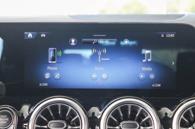 New 2025 Mercedes-Benz GLA 35 AMG 4MATIC image 14