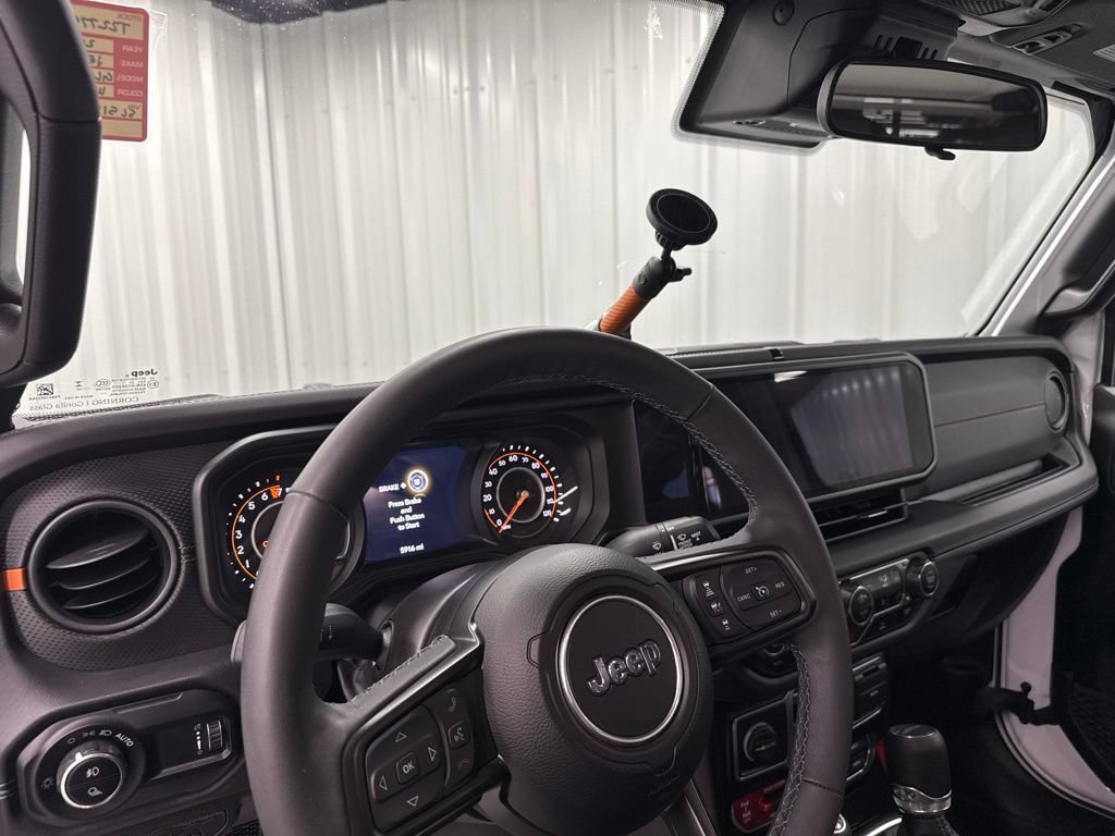Used 2025 Jeep Gladiator Mojave w/ Convenience Group AWD/4WD image 23