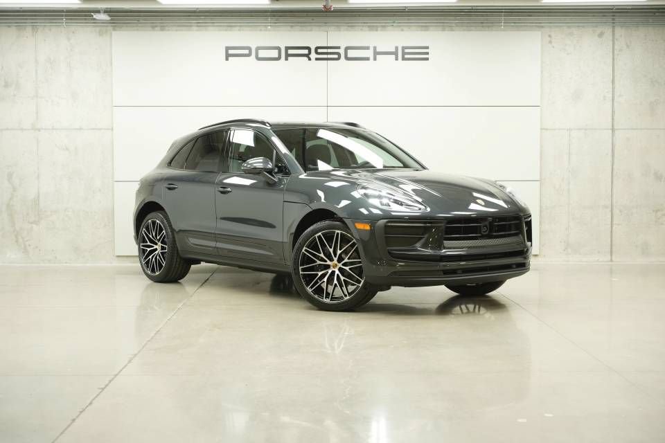 New 2026 Porsche Macan AWD/4WD image 9