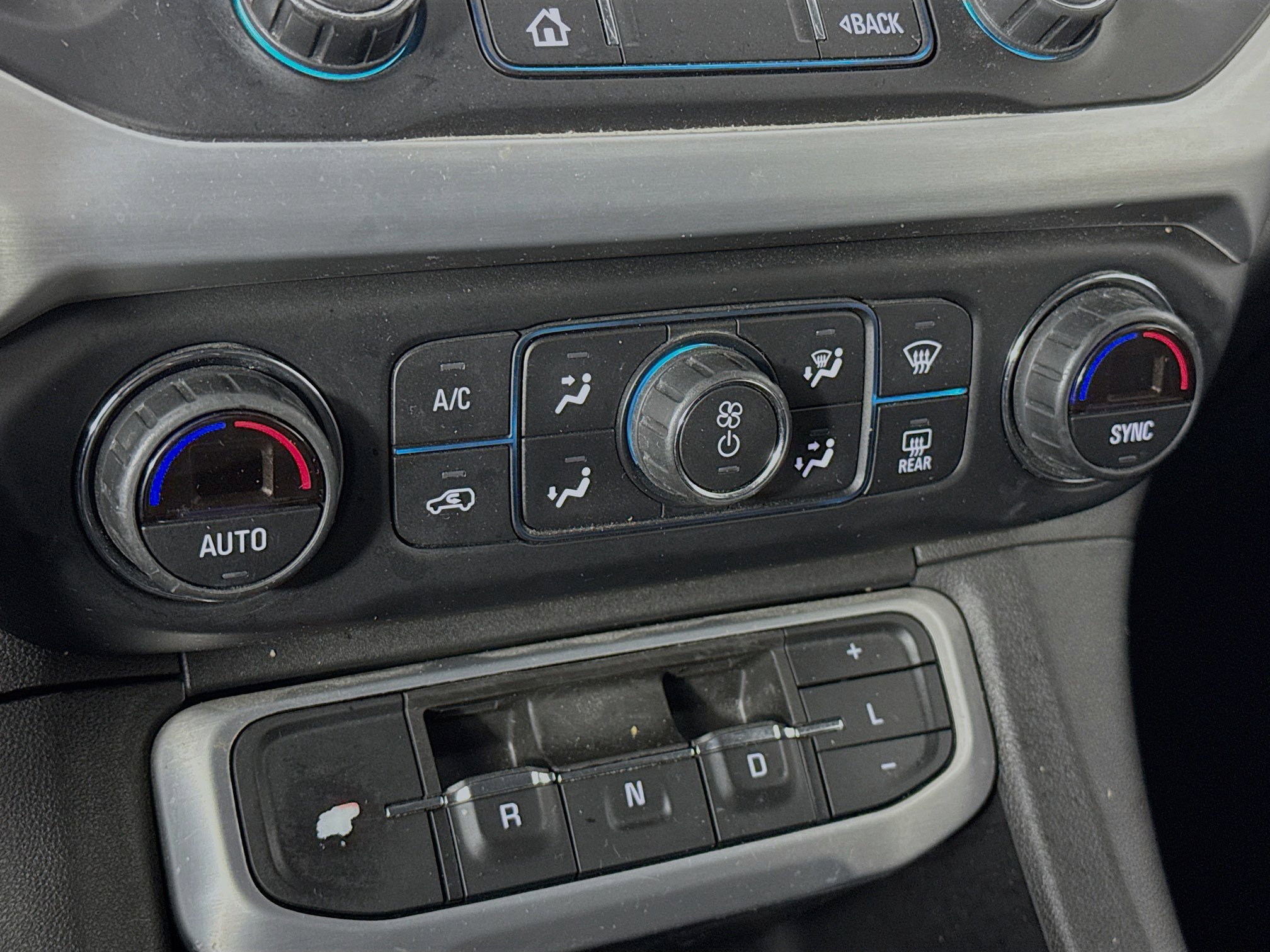 Used 2020 GMC Acadia SLE w/ Driver Convenience Package image 15