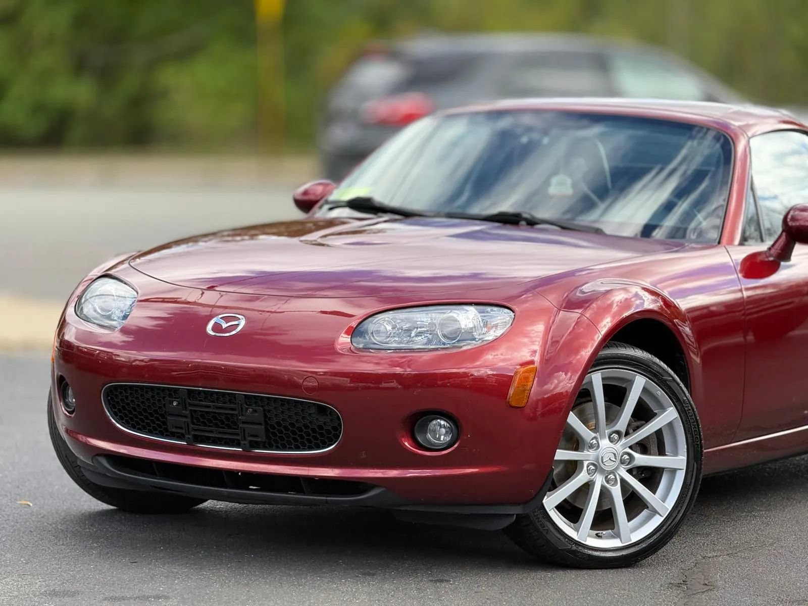 Used 2007 MAZDA MX-5 Miata Grand Touring w/ Premium Pkg RWD image 2