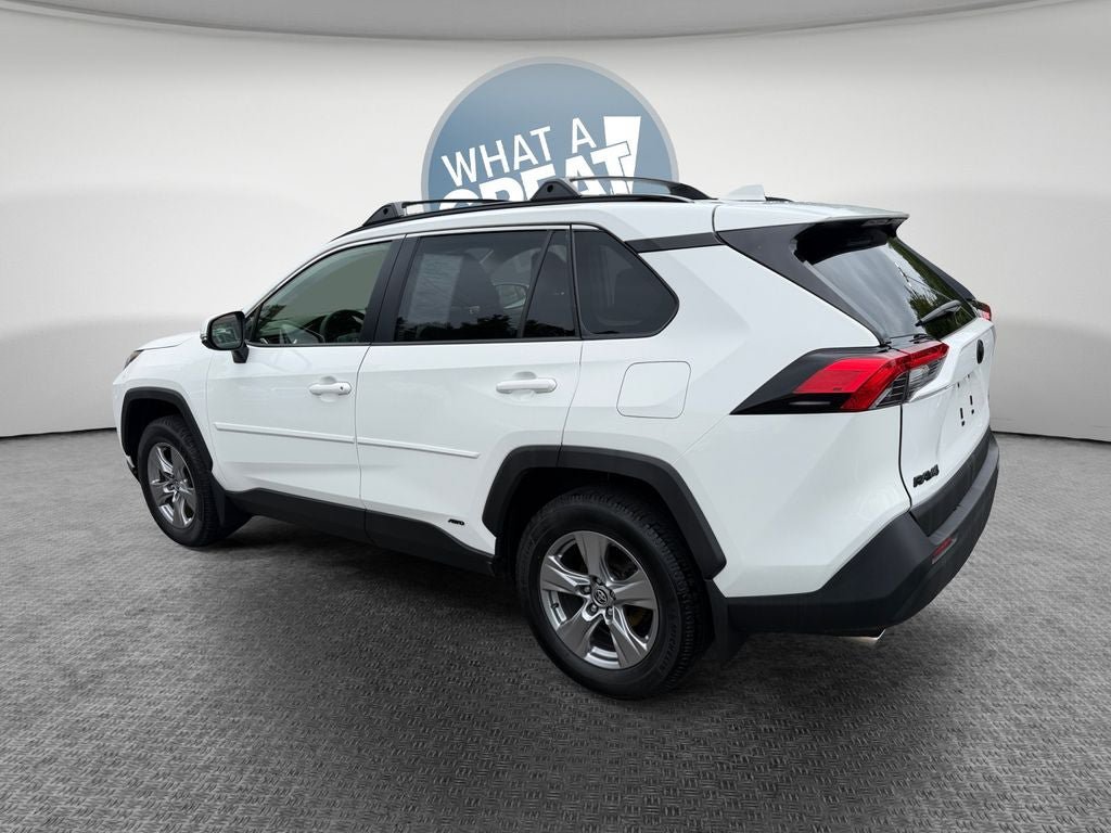 Used 2022 Toyota RAV4 XLE w/ Convenience Package AWD/4WD image 6