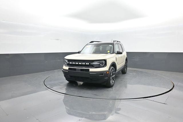 Certified 2024 Ford Bronco Sport Outer Banks w/ Tech Package image 3