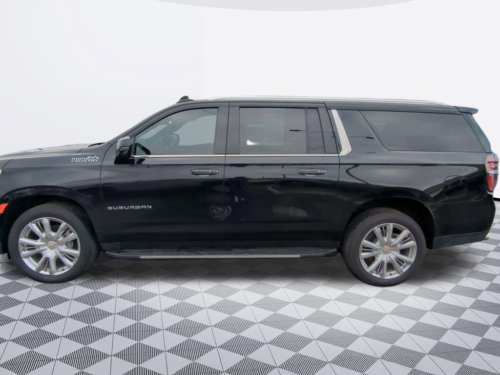 Used 2023 Chevrolet Suburban High Country AWD/4WD image 3