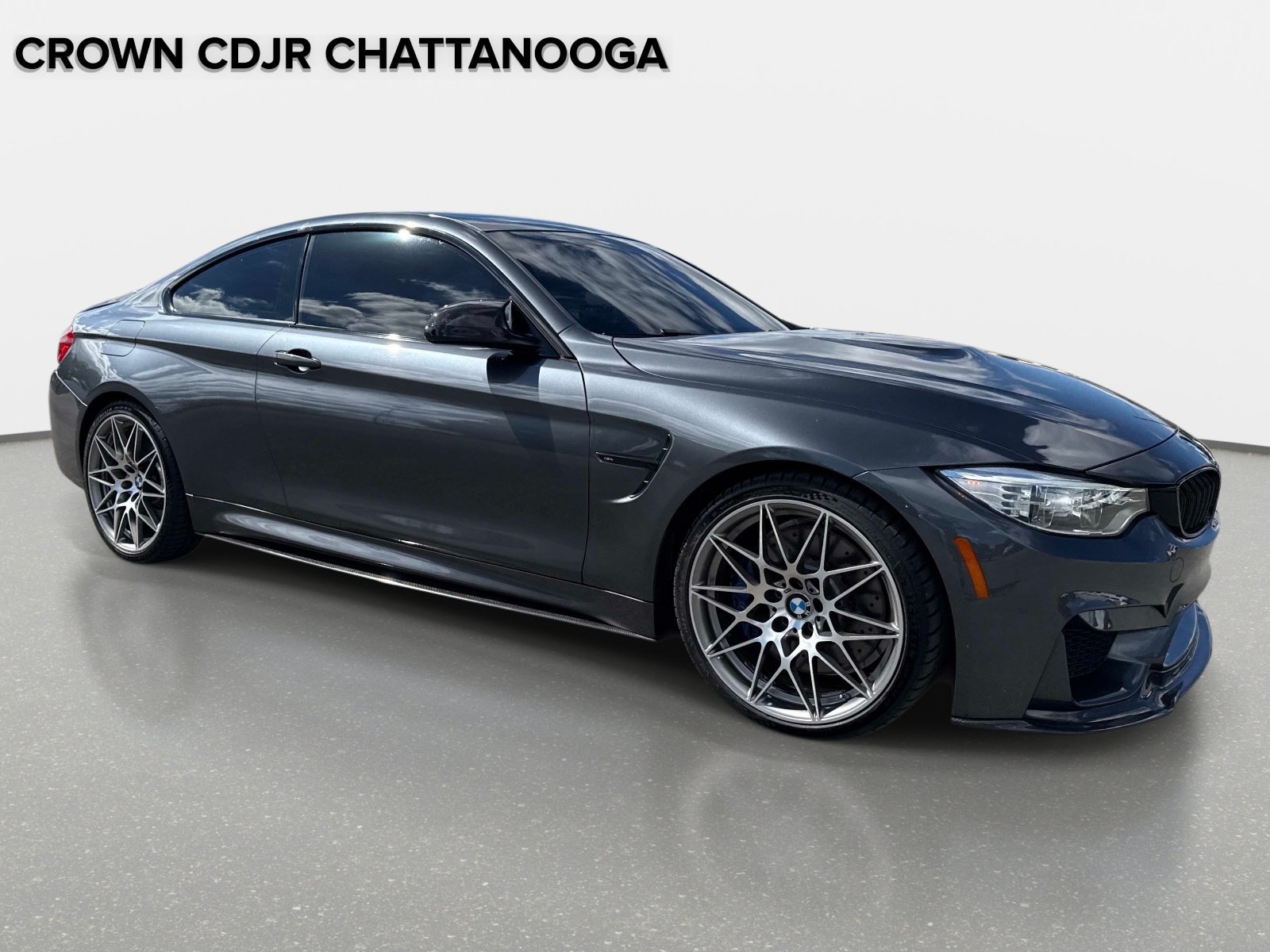Used 2017 BMW M4 Coupe RWD image 2
