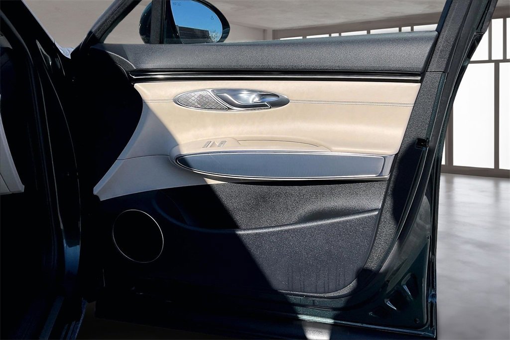 Used 2023 Genesis GV70 2.5T Select w/ Select Package image 26