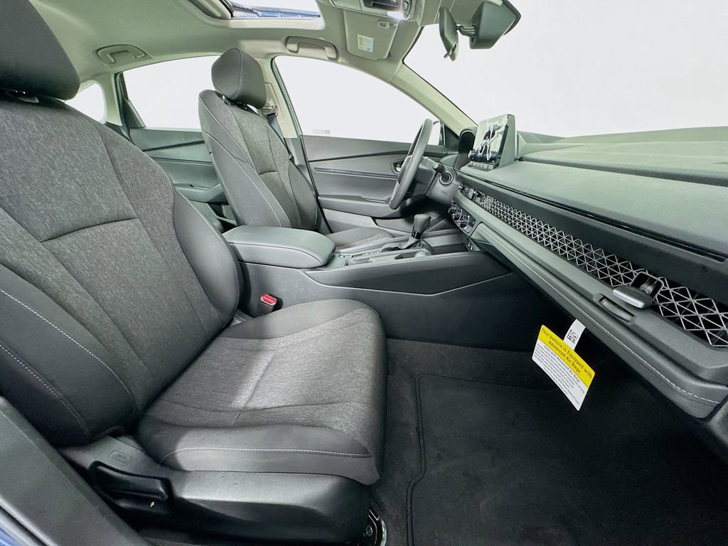 Used 2025 Honda Accord SE image 38