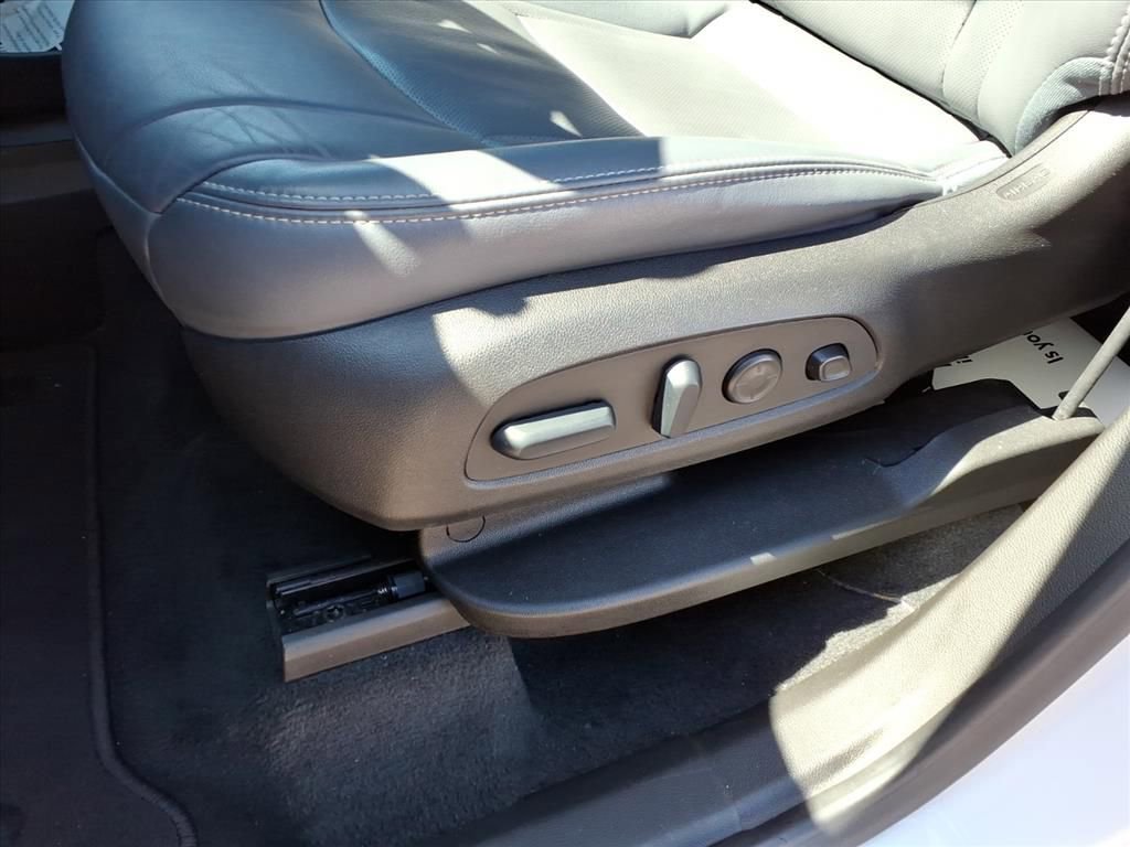 Used 2024 Buick Enclave Premium image 18