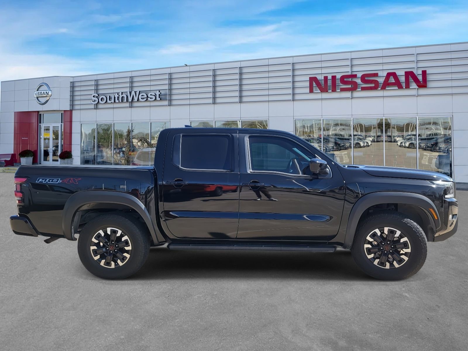 Certified 2024 Nissan Frontier PRO-4X w/ Pro Convenience Package image 5