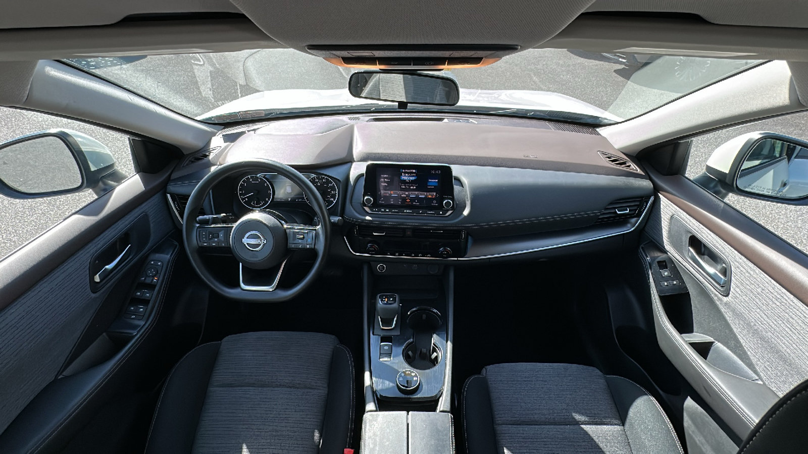 Used 2022 Nissan Rogue SV AWD/4WD image 25