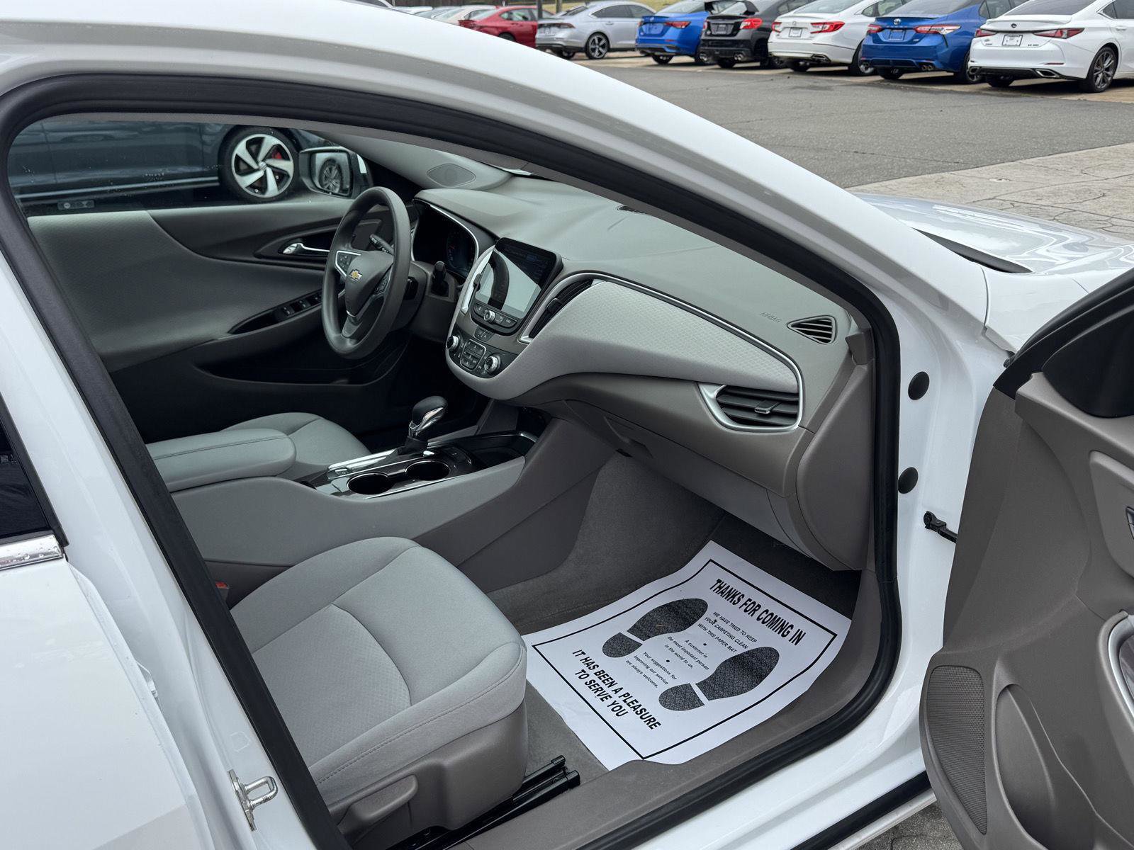 Used 2022 Chevrolet Malibu LT image 14