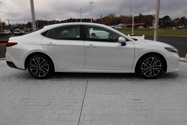 Used 2025 Toyota Camry XLE image 6