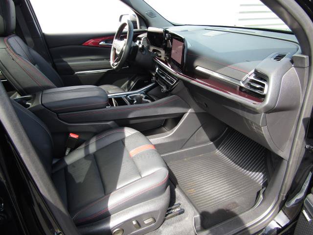 Used 2024 Chevrolet Traverse RS FWD image 12