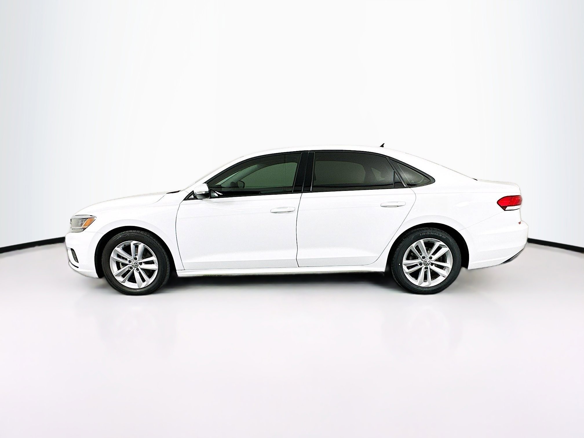 Used 2020 Volkswagen Passat 2.0T S image 4