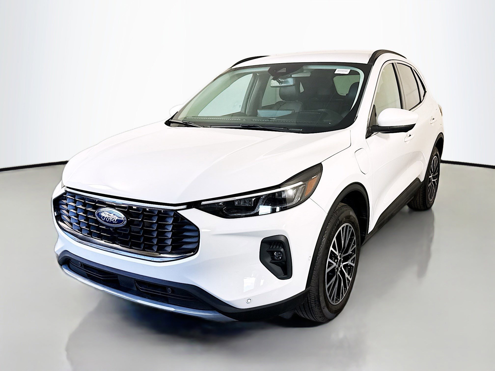 Used 2023 Ford Escape SE w/ PHEV Premium Package FWD image 4