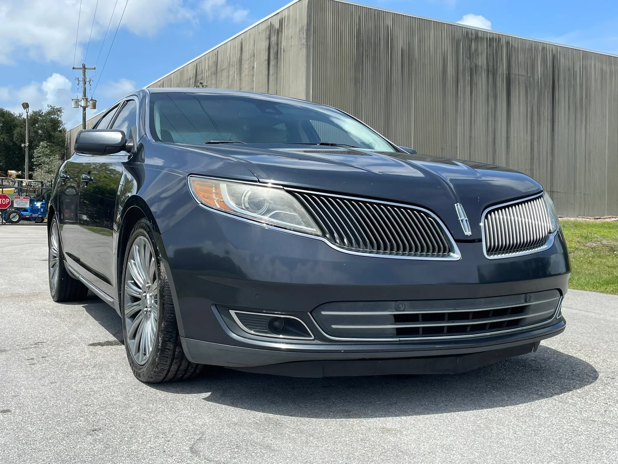 Used 2013 Lincoln MKS FWD image 4