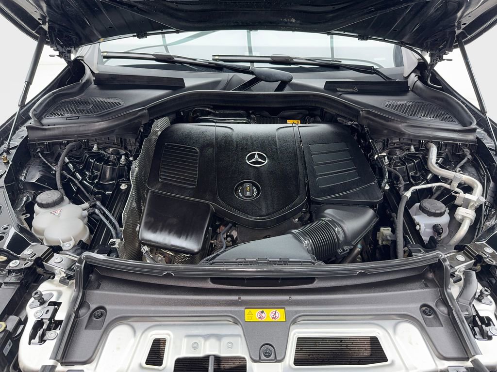 Used 2024 Mercedes-Benz GLC 300 4MATIC image 16