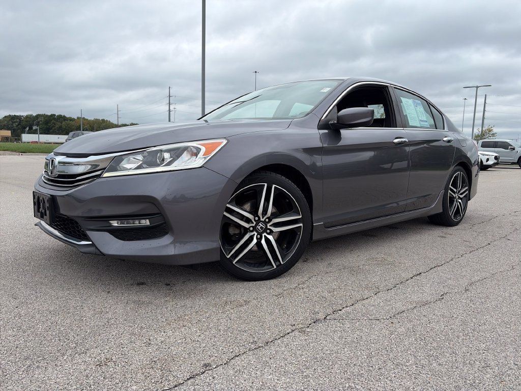 Used 2017 Honda Accord Sport image 3