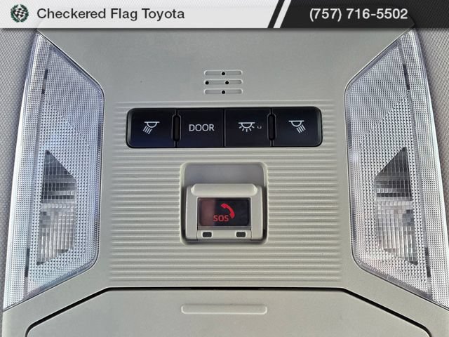 Used 2022 Toyota RAV4 XLE AWD/4WD image 16