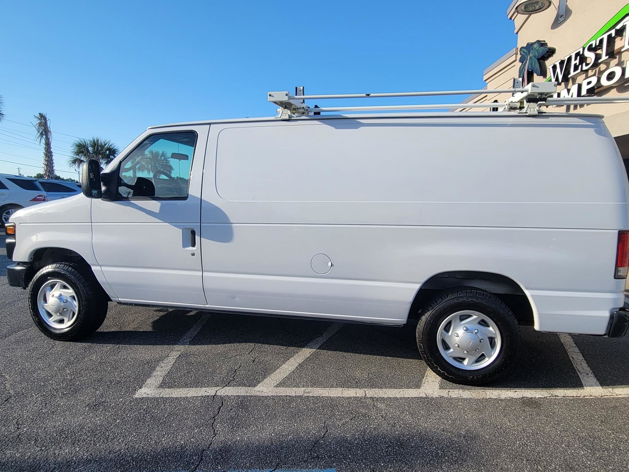 Used 2014 Ford E-150 and Econoline 150 RWD image 8