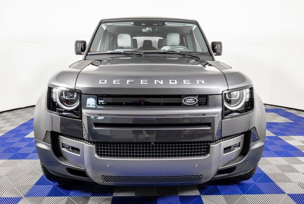 Used 2026 Land Rover Defender 130 S image 2