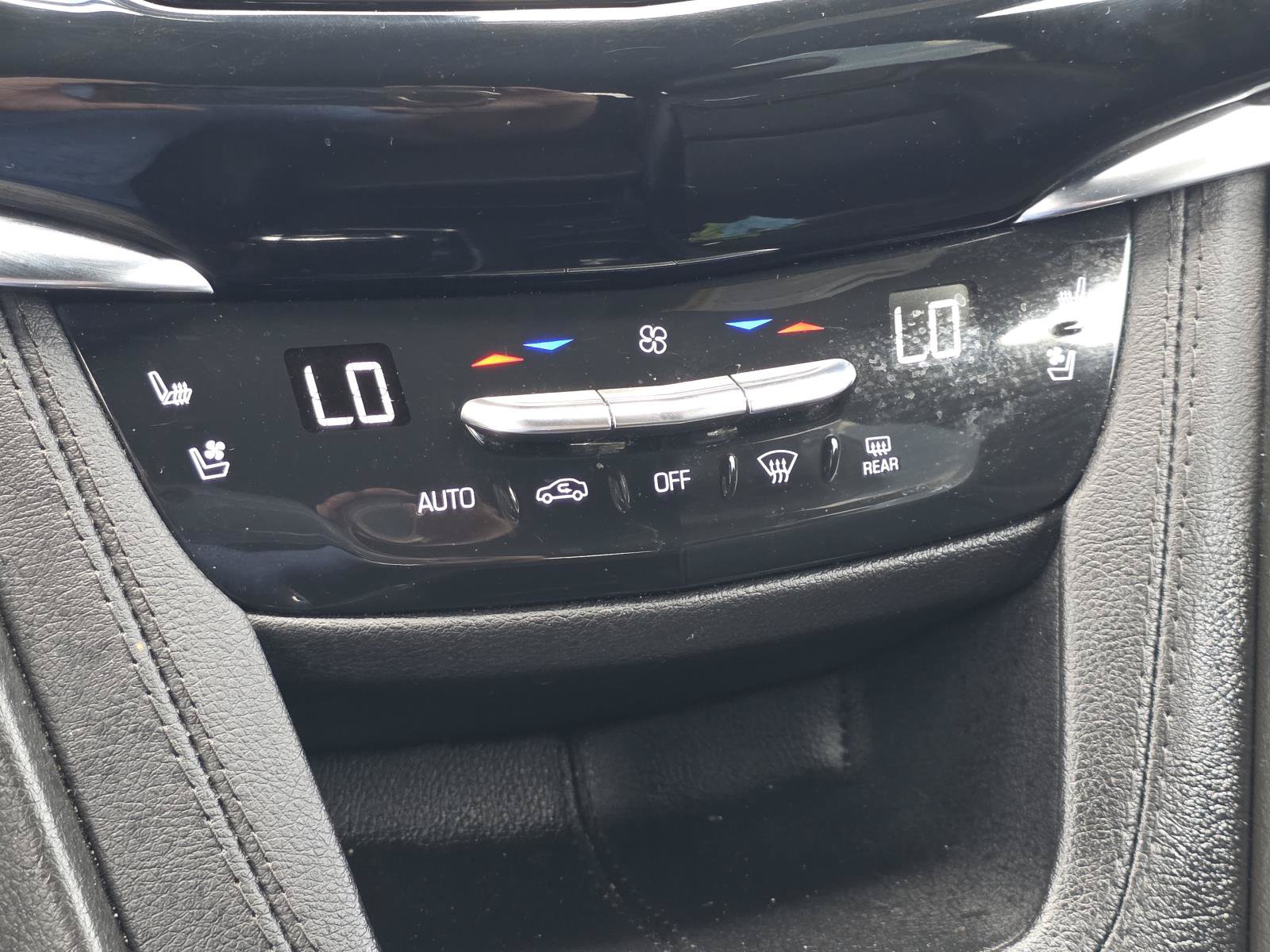 Certified 2023 Cadillac XT6 Premium Luxury FWD image 28