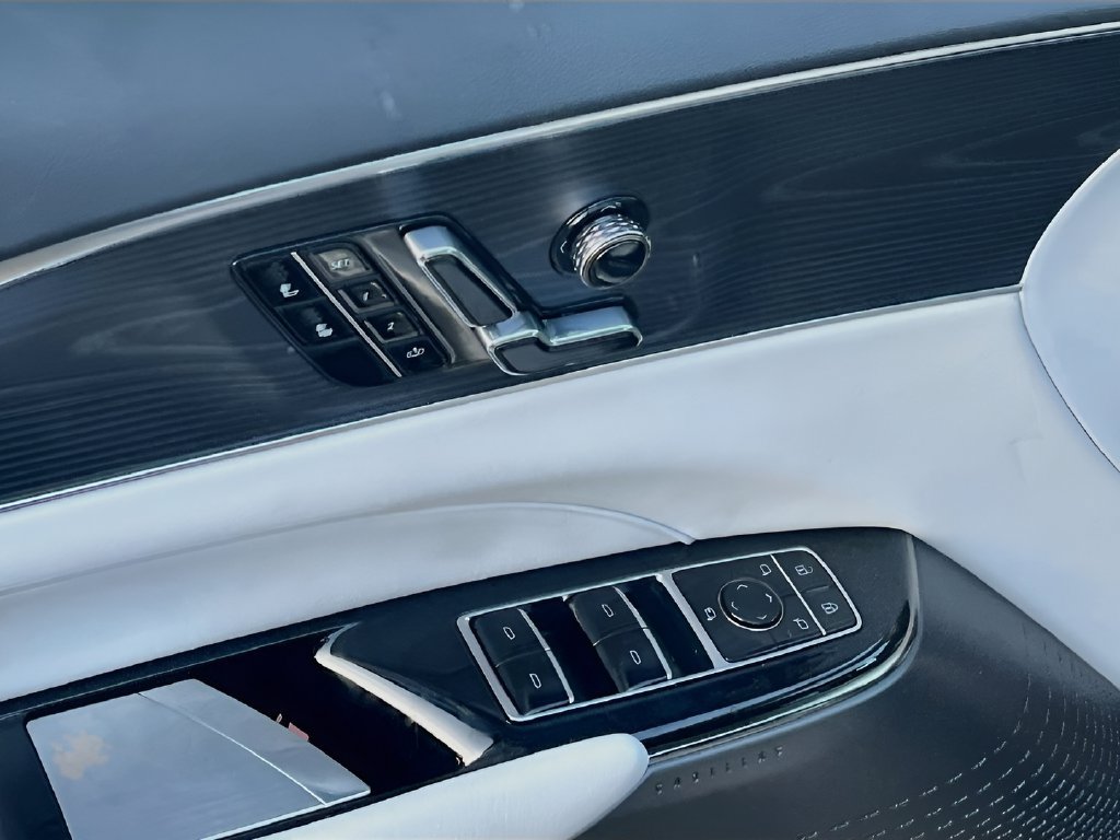 Used 2026 Cadillac Lyriq Luxury RWD image 18